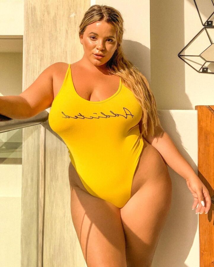 Savanna Sievers - Stunning Thick Plus Size Model 6 of 44 pics