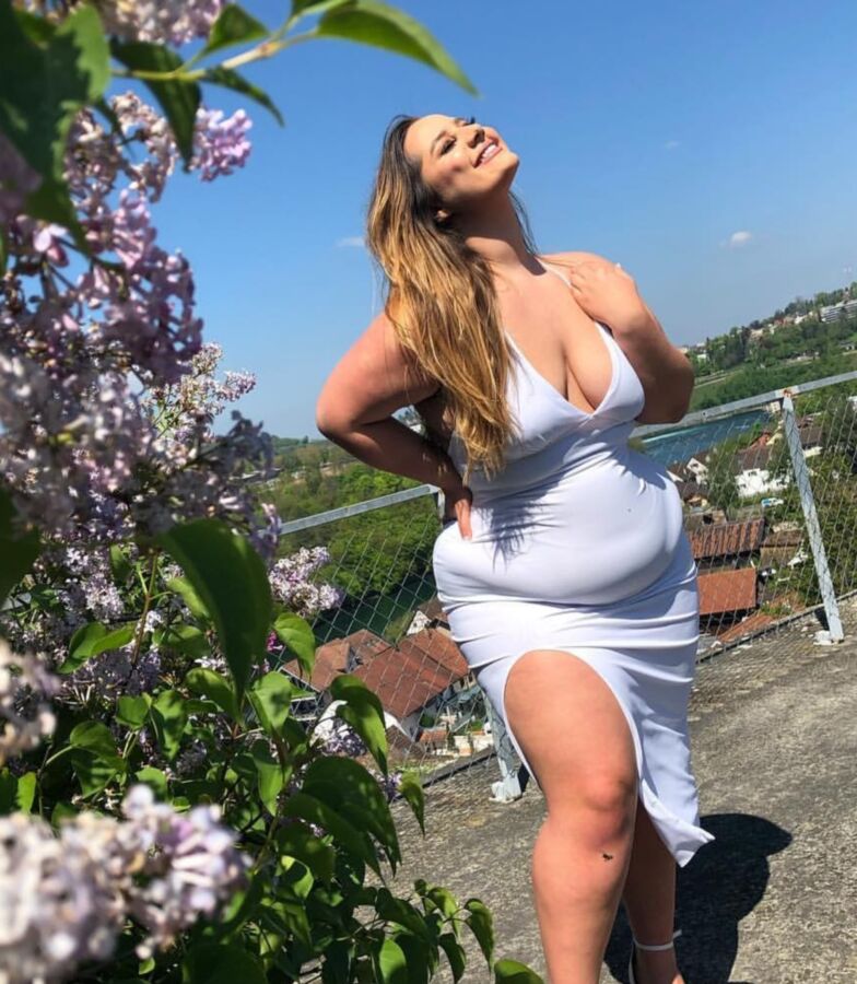 Michelle Juliet Naylaa - BBW Instagram Babe 18 of 26 pics