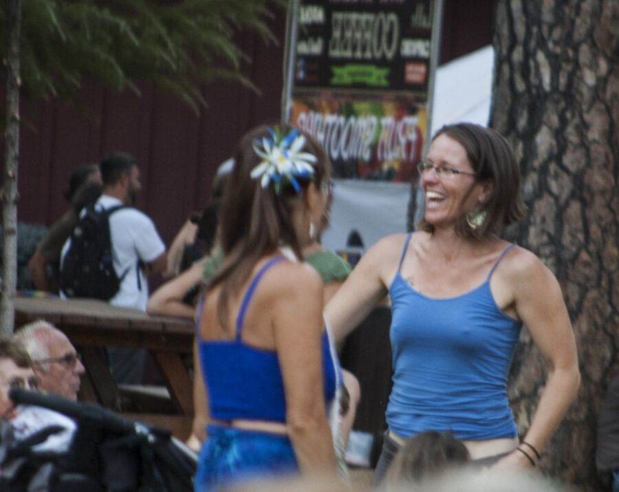 .......STREET CANDID ....BIG TITS SMALL TITS ..POKIES 15 of 131 pics