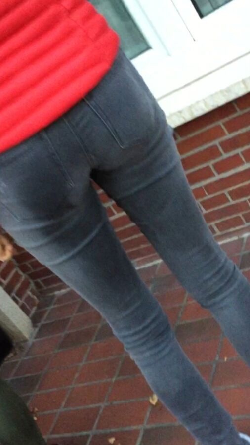 Skinny Candid Ass in tight Jeans 3 of 11 pics
