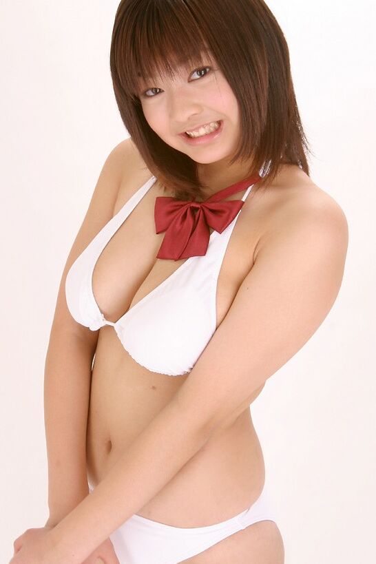 Japanese bikini babes 13 of 61 pics