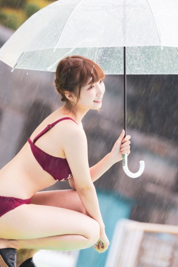 Japanese bikini babes 1 of 61 pics