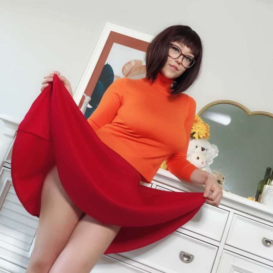 velma cosplay 20 of 24 pics