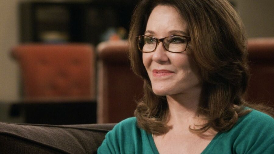 Mary McDonnell 8 of 13 pics