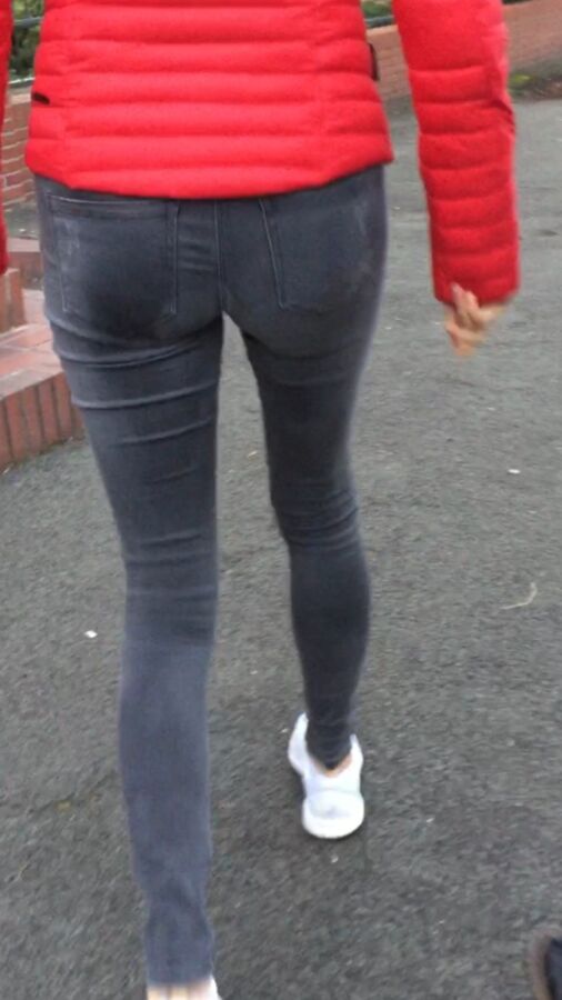 Skinny Candid Ass in tight Jeans 11 of 11 pics