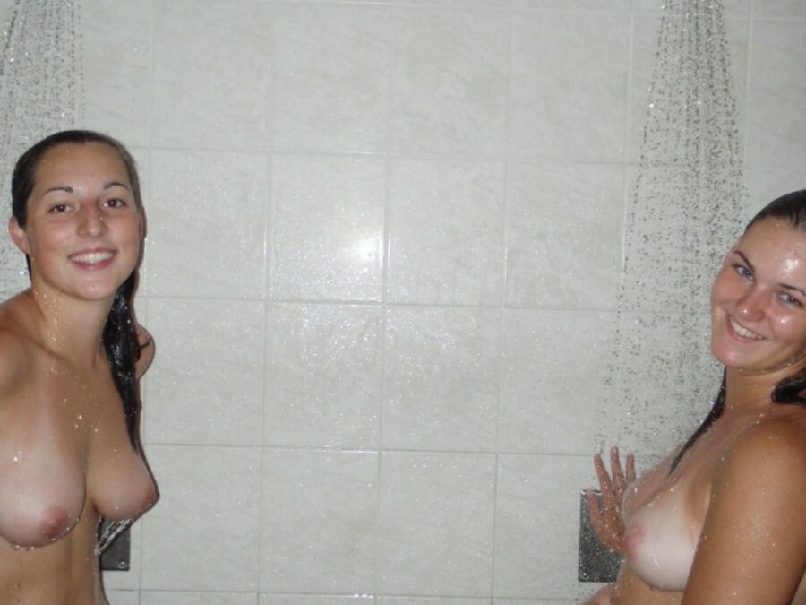 Assorted showering Amateurs 15 of 42 pics