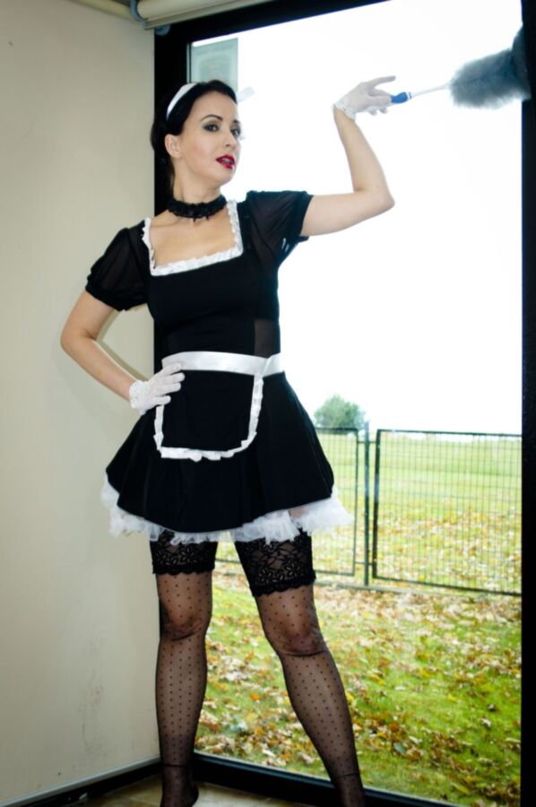 Kinky maid in action! 4 of 40 pics