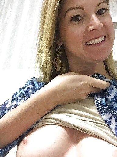 American MILF 19 of 34 pics