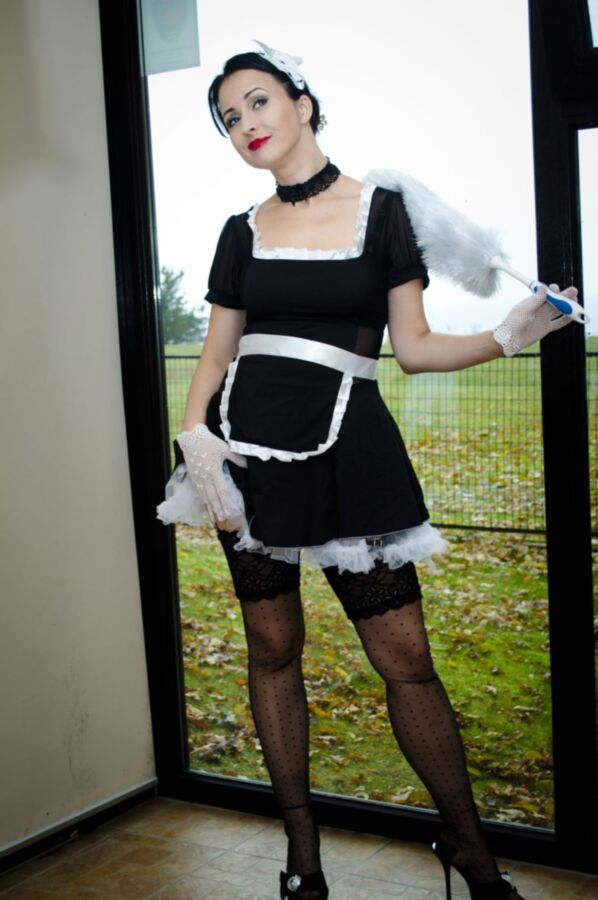 Kinky maid in action! 2 of 40 pics