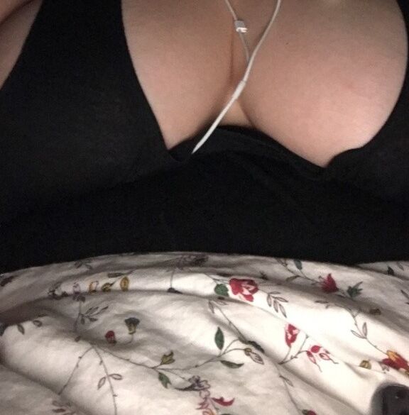 cleavage and nip slip 3 of 4 pics