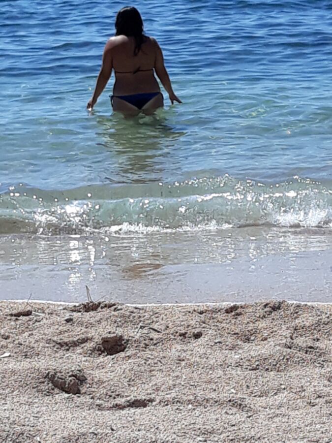 Maria in bikini (candid unaware) 20 of 22 pics