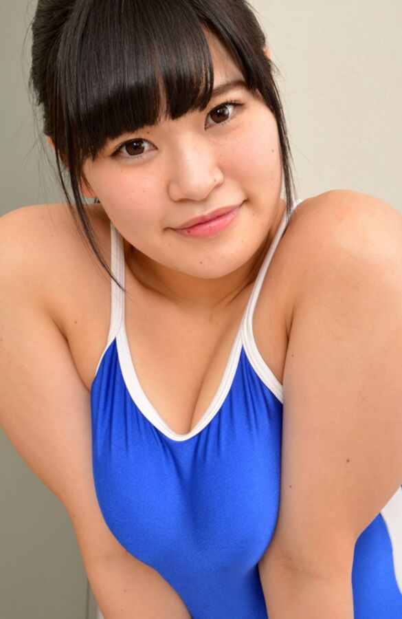 Asuka Hoshimi 23 of 32 pics