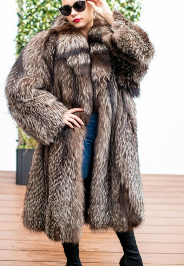 New Fur Coat Modell 23 of 46 pics