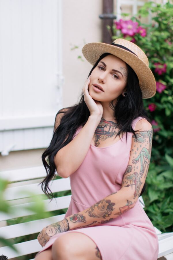 Suicide Girls - Blooma - You can leave your hat on 1 of 62 pics