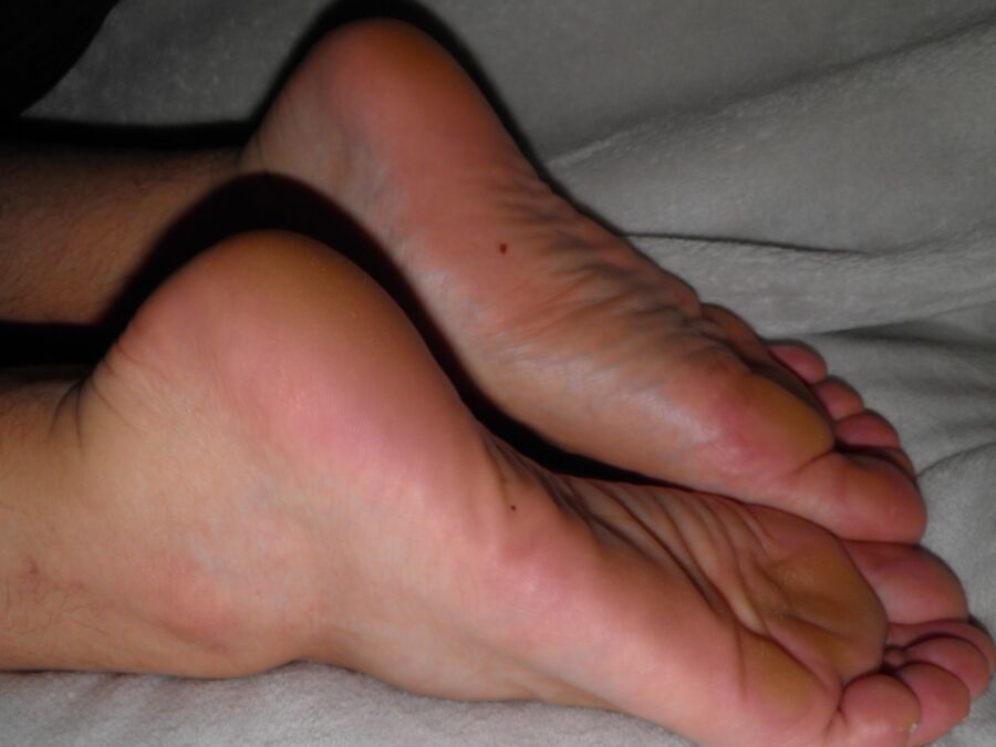 Malefeet Soles and Toes  1 of 6 pics