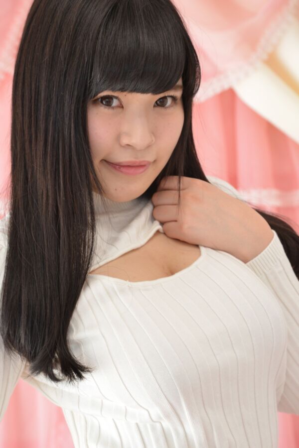 Asuka Hoshimi 24 of 32 pics