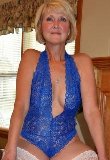 Beautiful in Blue 4 of 9 pics