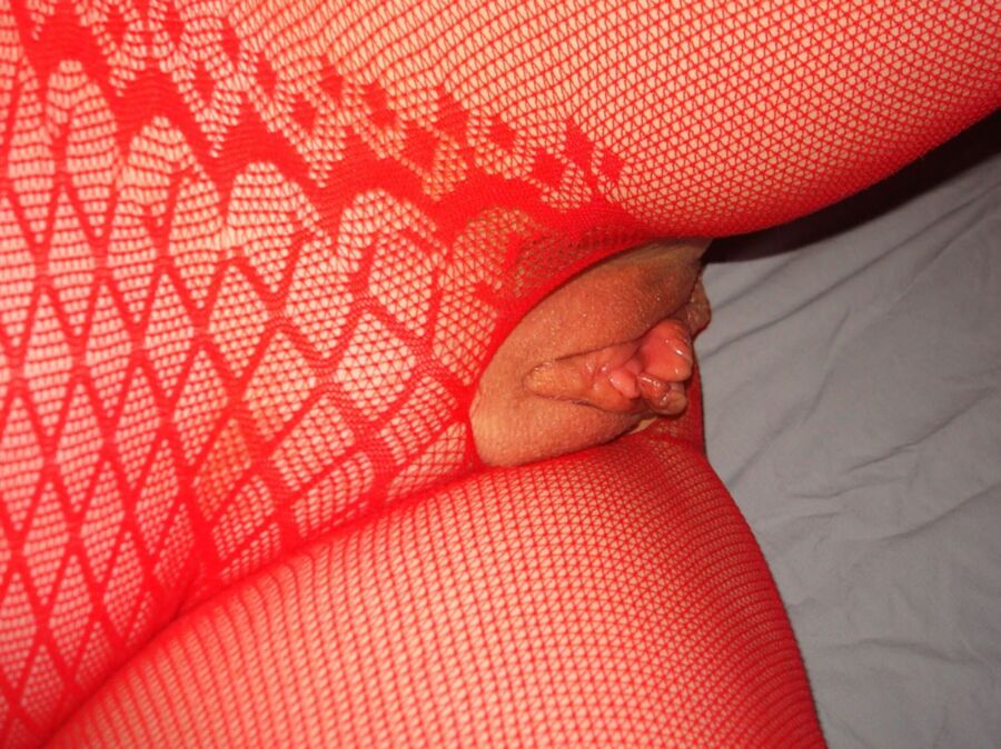 Pumping my big pussy to orgasm 11 of 12 pics