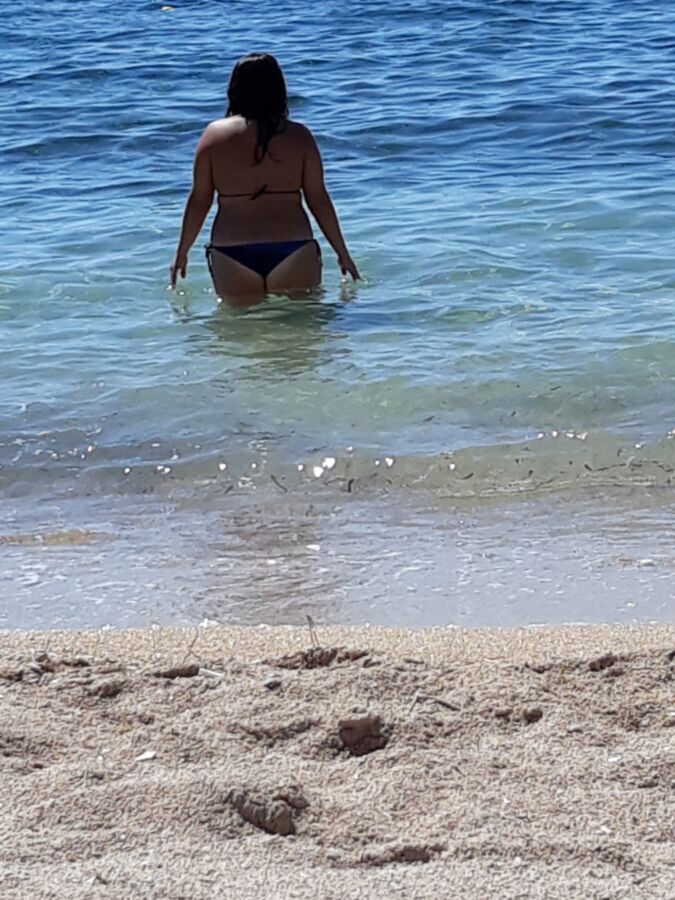 Maria in bikini (candid unaware) 22 of 22 pics