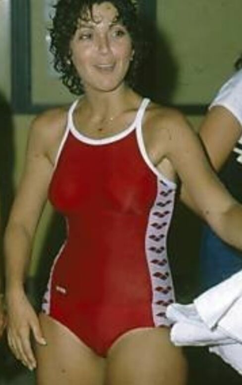 Joyce Dewitt - Battle of the Network Stars - Swimsuit 3 of 8 pics