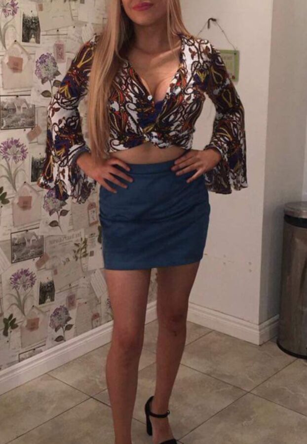 Caitlin teen internet wank icon her tits & curves are too much 12 of 22 pics