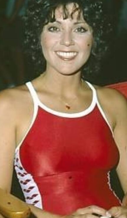 Network stars of tits battle the Sexy Babes Network stars of tits battle the Lynda Carter