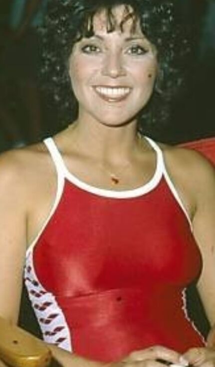 Joyce Dewitt - Battle of the Network Stars - Swimsuit 2 of 8 pics