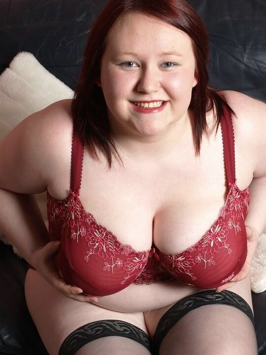 BBW Big Tits in Red 9 of 16 pics