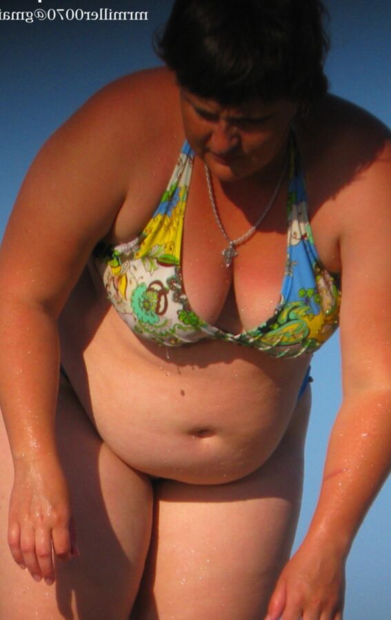 BBW GRANNY AND MILF BEACH VOYEUR (HUGE BELLY!!!MUST SEE!!!) 19 of 41 pics