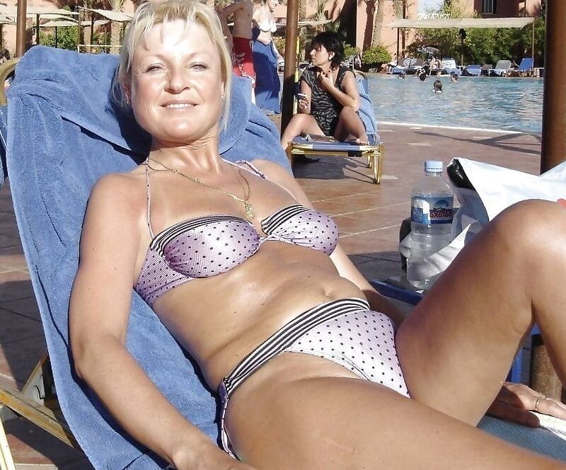 Mature woman ready to please! 13 of 40 pics