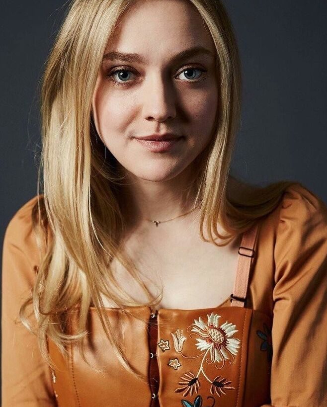 Dakota Fanning 12 of 45 pics