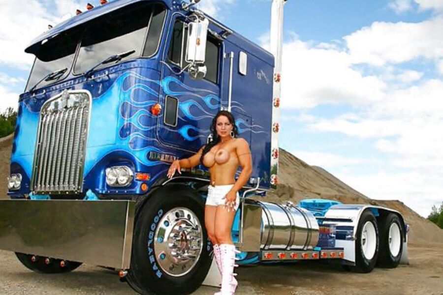 Nude trucker babes Naked Trucker