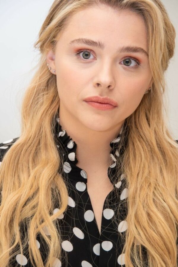 Chlo� Moretz 14 of 66 pics