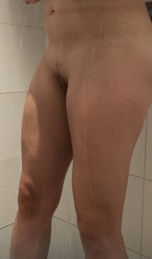 Girlfriend in the shower 23 of 25 pics