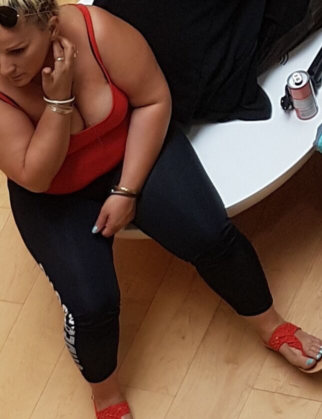 Candid chubby and BBW girls 3
