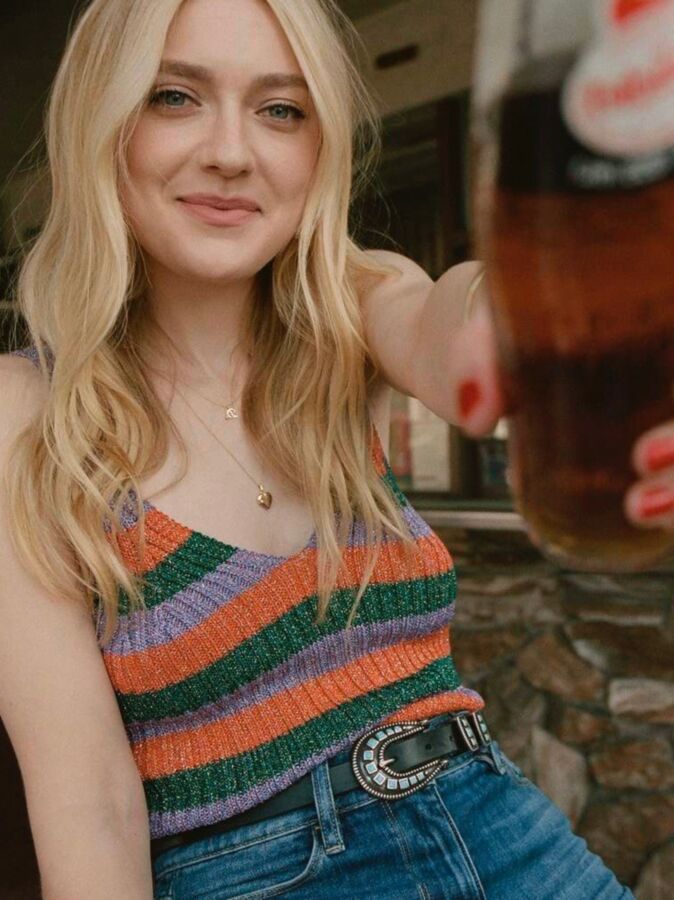 Dakota Fanning 4 of 45 pics