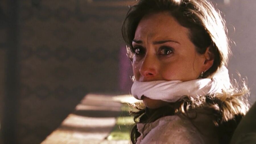 Claire Forlani in "Beer for My Horses" 21 of 29 pics