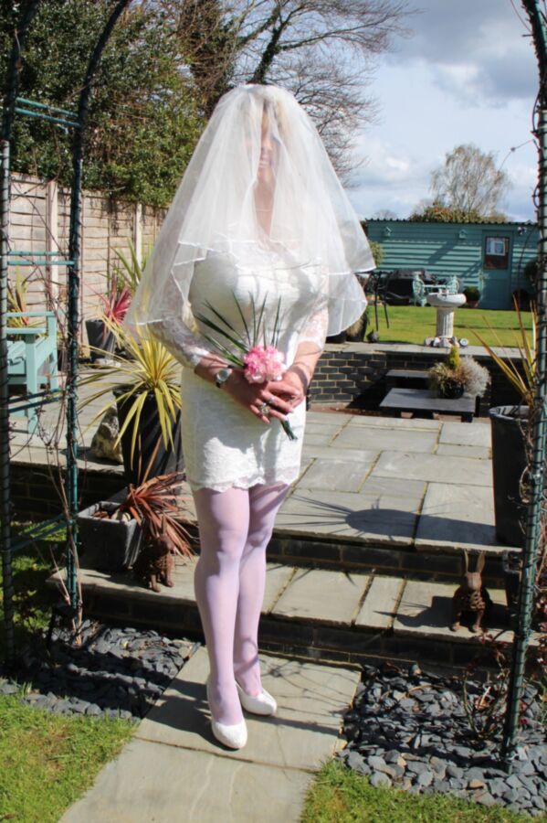 Bimbo Bride 1 of 3 pics