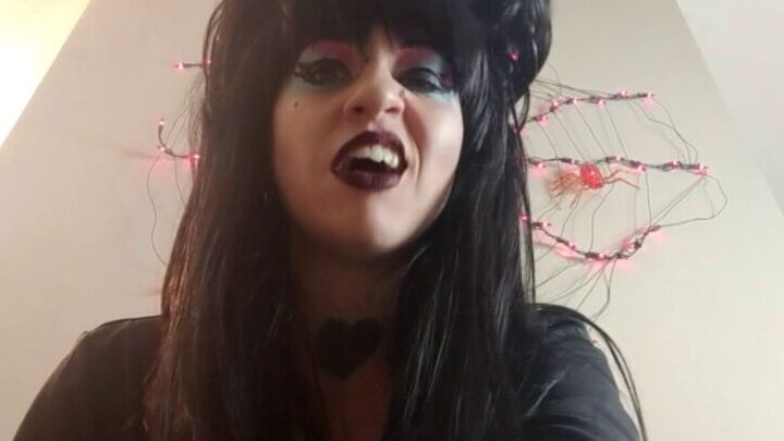 Elvira mistress of the dark 3 of 66 pics