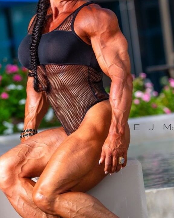 Girls with Muscle / Helle Nielsen 2 of 74 pics