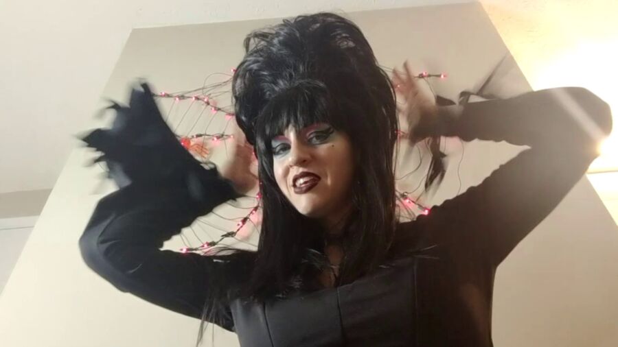 Elvira mistress of the dark 8 of 66 pics
