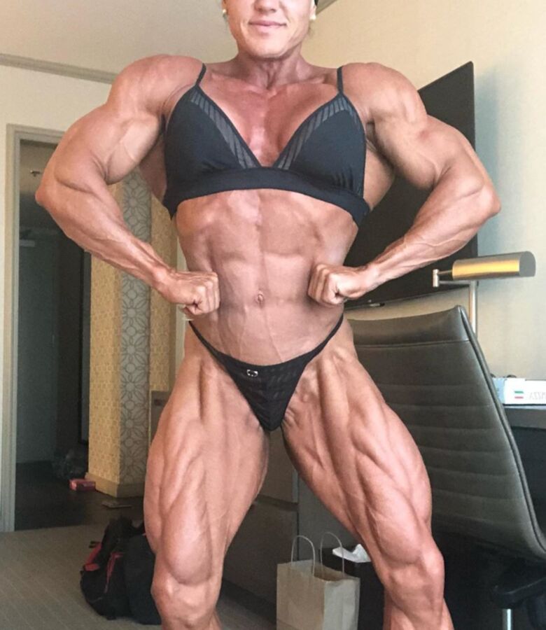 Girls with Muscle / Helle Nielsen 22 of 74 pics
