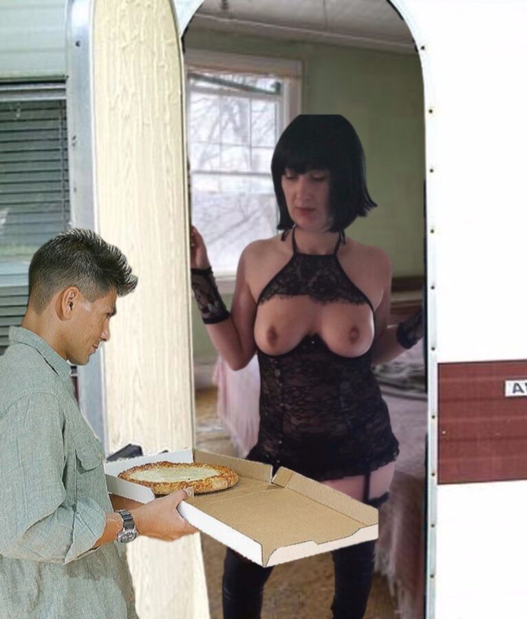 Wives flashing the pizza boy 8 of 8 pics