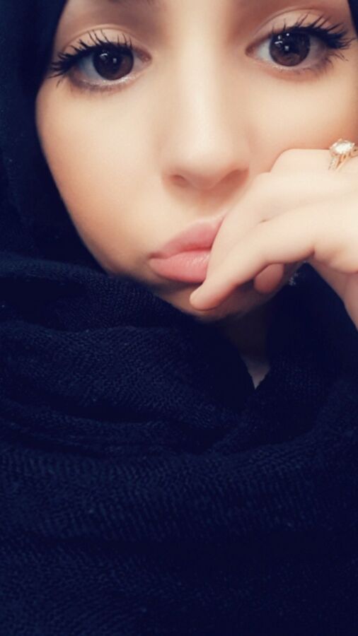 Beurette Hijab 11 of 65 pics