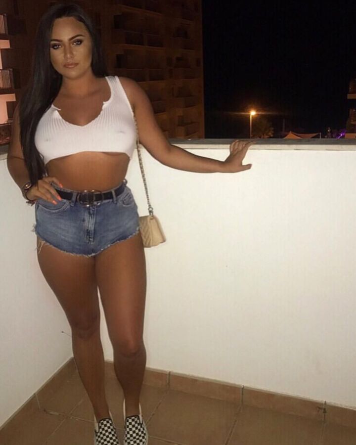 Sexy tanned teen 15 of 38 pics