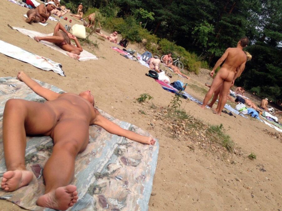 Russian nudists in Moscow. Beach "Serebryanyy-bor". 20 of 217 pics
