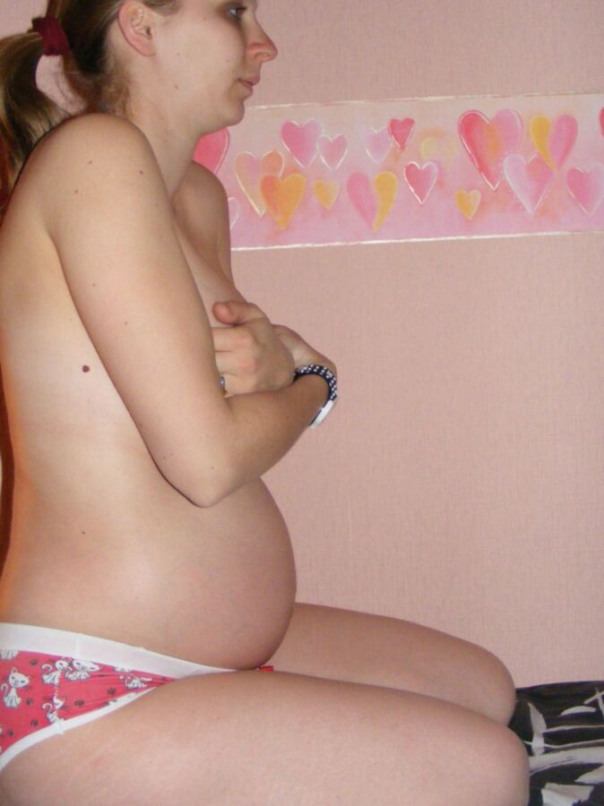 Some pregnant amateur girls 12 of 24 pics