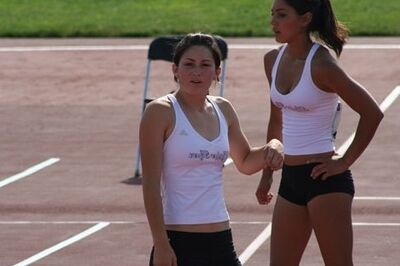 Allison Stokke 17 of 40 pics