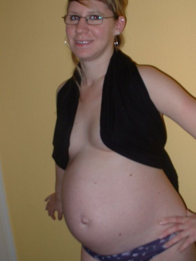 Some pregnant amateur girls 10 of 24 pics
