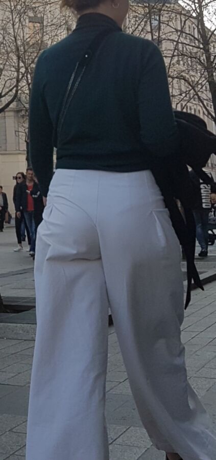Milf with white pants VTL (candid) 16 of 19 pics